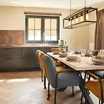 Villa Luxury With Sauna, 200 M From The Area *
